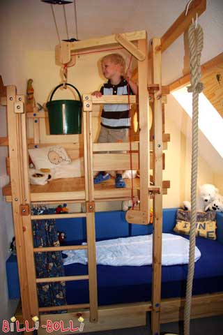 Das Dachschrägenbett nutzt den Platz unter der Dachschräge ideal. Mit den … (Dachschrägenbett)