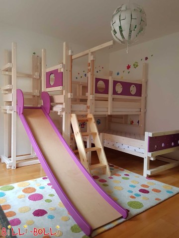 Als Sonderwunsch wurde bei diesem Etagenbett-über-Eck der Schaukelbalken um … (Etagenbett-über-Eck)