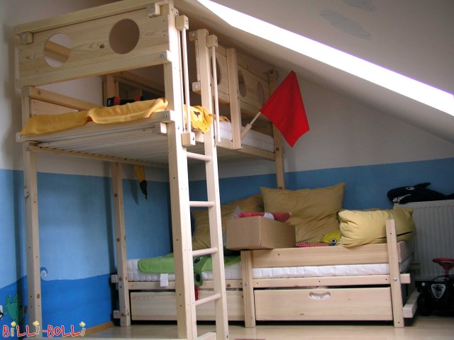 Dieses Etagenbett-über-Eck wurde auf Kundenwunsch ohne Schaukelbalken … (Etagenbett-über-Eck)