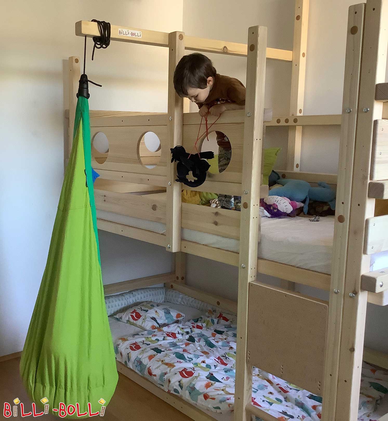 Das Etagenbett, hier in der Variante für kleinere Kinder (Schlafebenen … (Etagenbett)