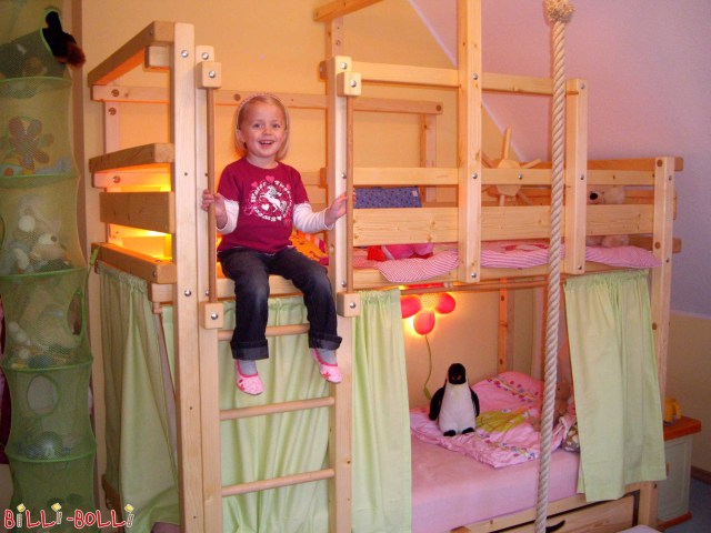 Etagenbett mit Dachschrägenstufe (Etagenbett)