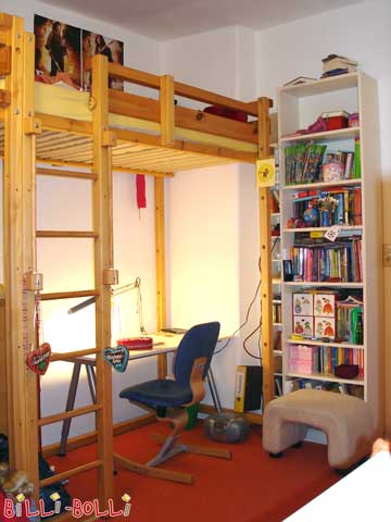 Studenten-Hochbett mit Schreibtisch darunter: sehr hohes Hochbett für Jugendliche und Erwachsene (Studenten-Hochbett)