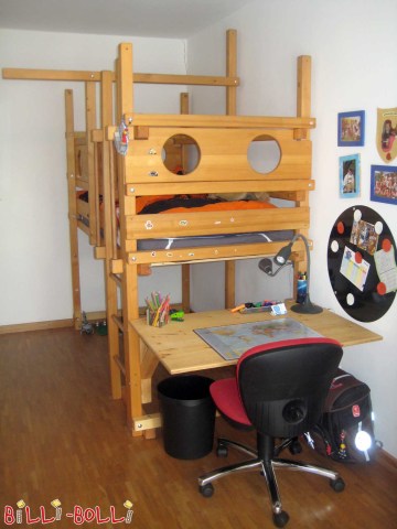 Hier zu sehen ist die nach außen gerichtete Anbringung der Schreibplatte für d … (Schreibplatte)