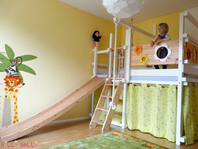 Hochbett mitwachsend mit Zubehör. (Blumen-Themenbretter)