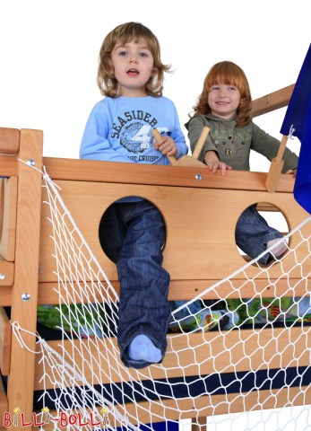 Ein Kojenbett mit Fischernetz (Bullaugen-Themenbretter)