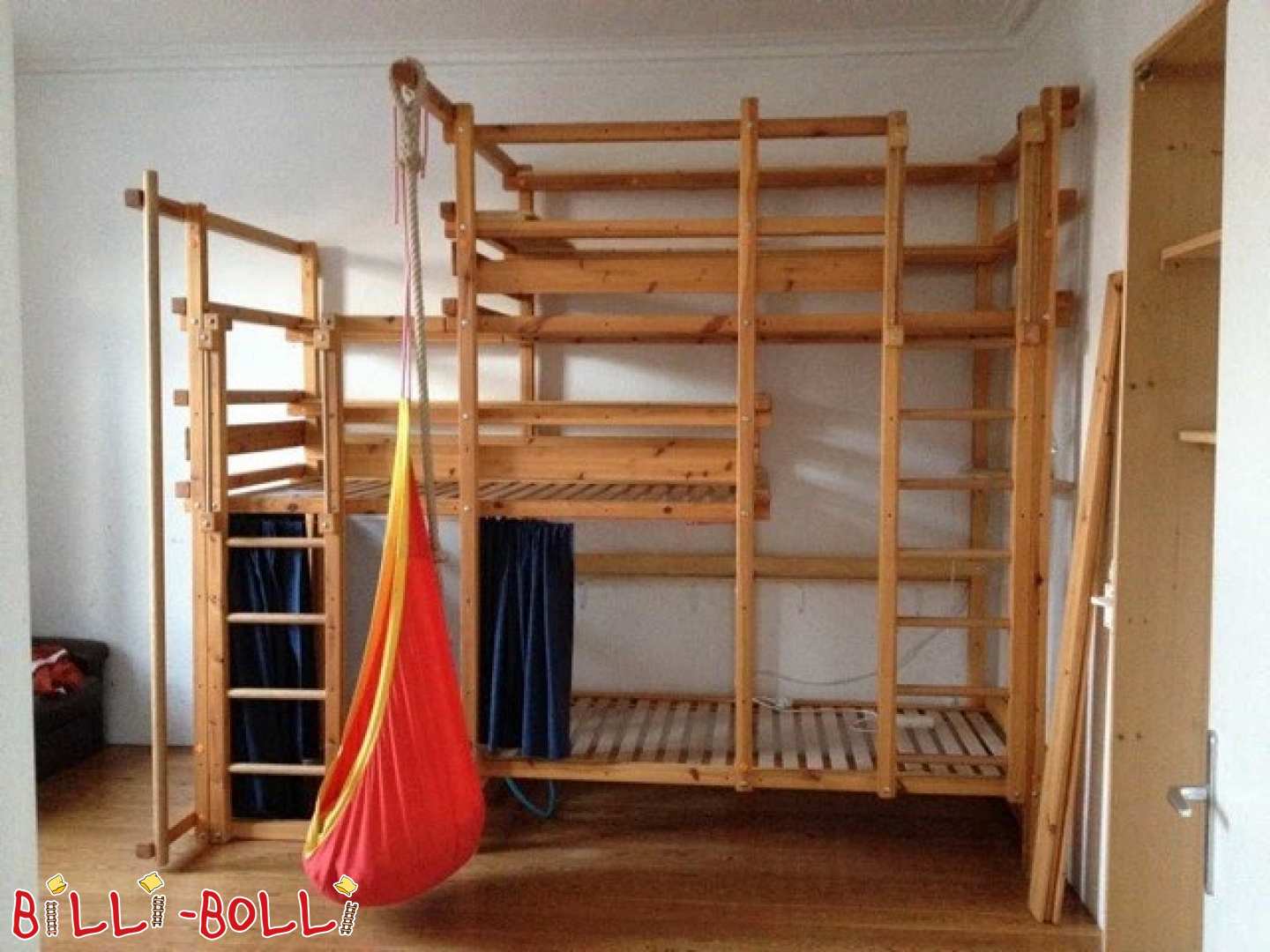 3er-Bett 100 x 200 cm in Kiefer honigfarben (Kindermöbel gebraucht) 3er-Bett 100 x 200 cm in Kiefer honigfarben (Kindermöbel gebraucht)