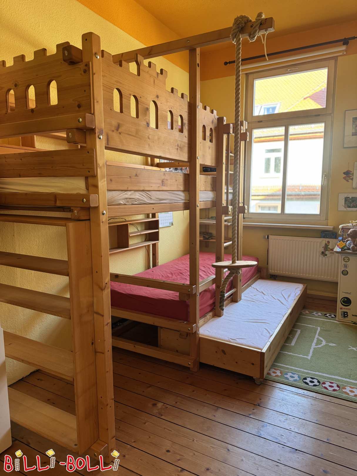 Abenteuerbett mit 2 Schlafplätzen + Gästeplatz (Kategorie: Etagenbett-seitlich-versetzt gebraucht)