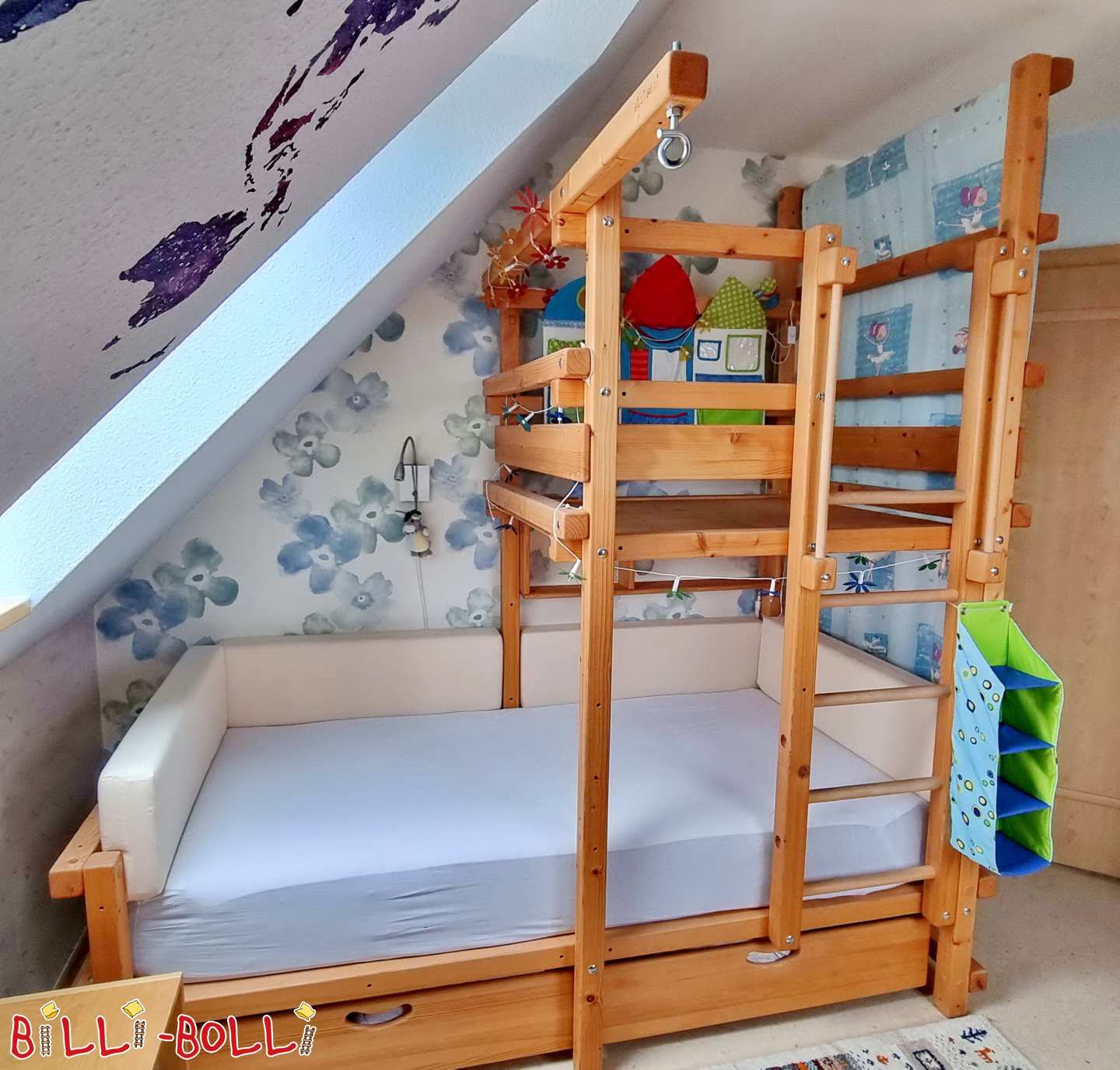 Billi-Bolli Dachschrägenbett (Kategorie: Dachschrägenbett gebraucht)