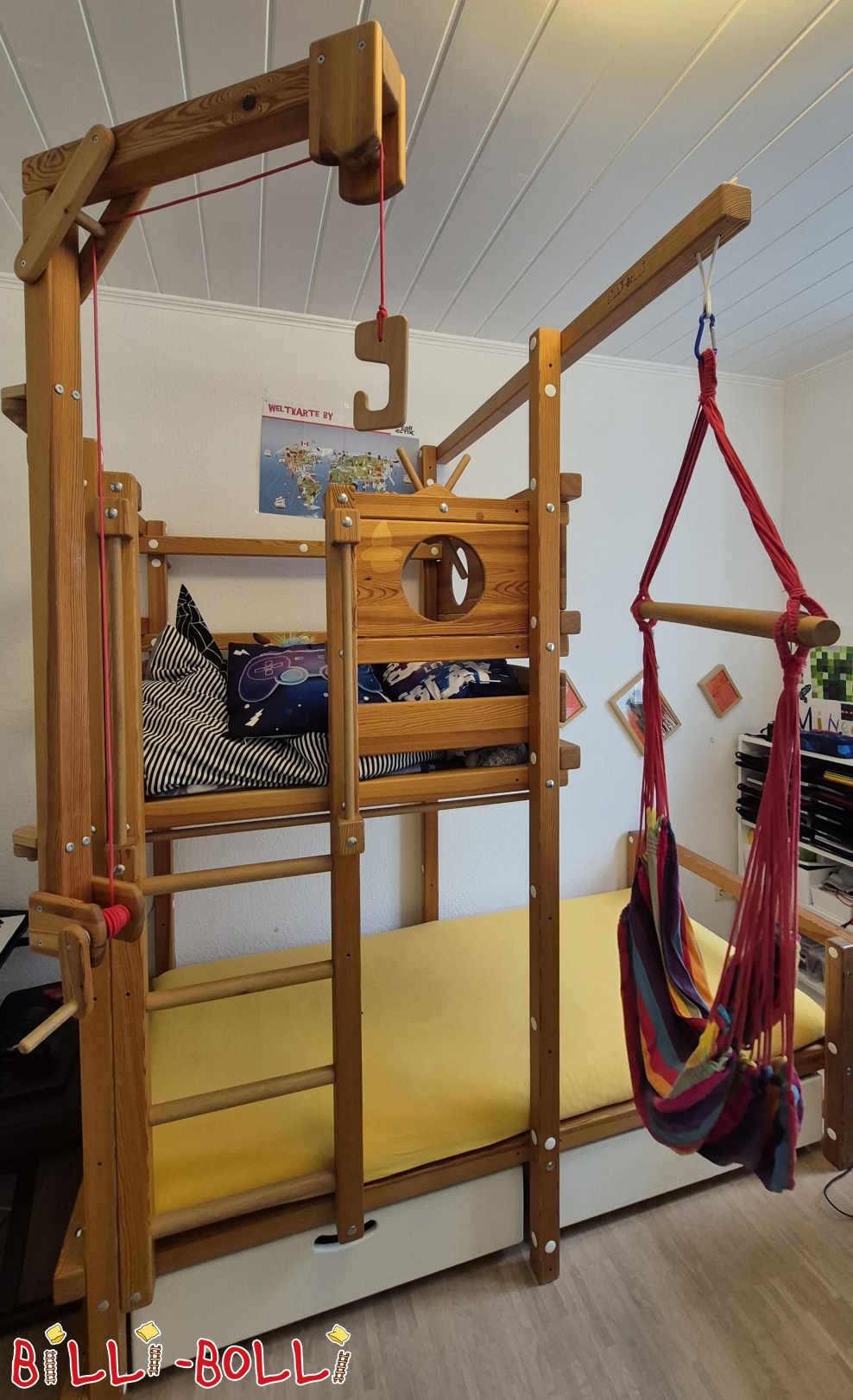 Inserat 5664: Dachschrägenbett 90 x 200 mit viel Zubehör Dachschrägenbett 90 x 200 mit viel Zubehör (Kategorie: Dachschrägenbett gebraucht)