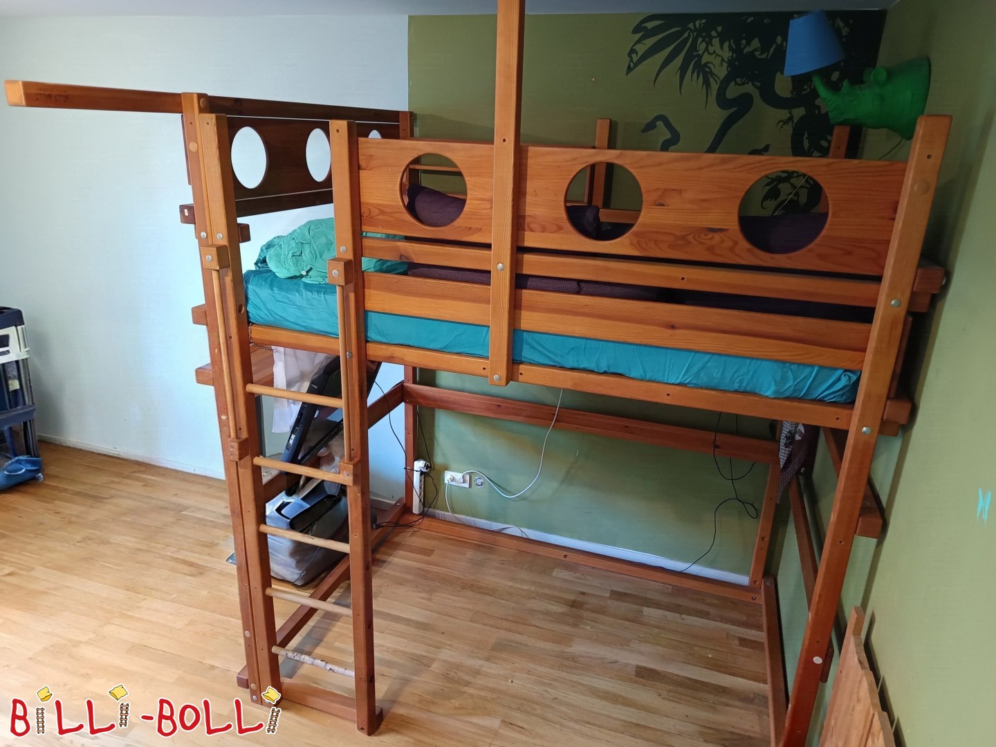Inserat 5753: Doppel-Hochbett 140 × 200 cm – Piratenausstattung Doppel-Hochbett 140 × 200 cm – Piratenausstattung (Kategorie: Doppel-Hochbett gebraucht)