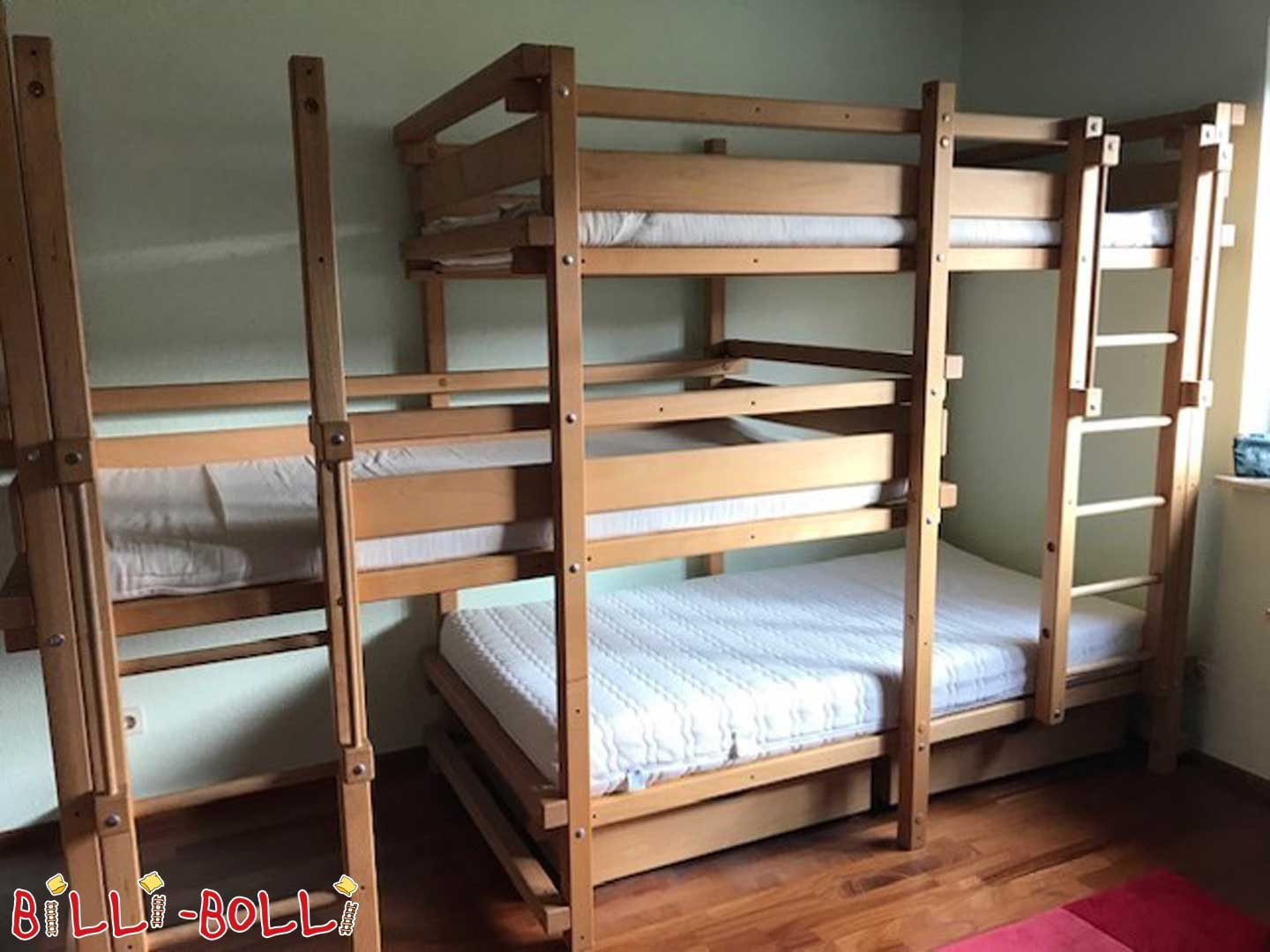 Dreier-Bett seitlich versetzt, Typ 1B (Kindermöbel gebraucht)