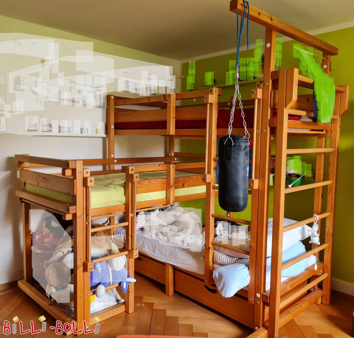 Dreier-Etagenbett über Eck mit Sprossenwand und viel Zubehör (Kategorie: Dreier-Etagenbetten gebraucht)