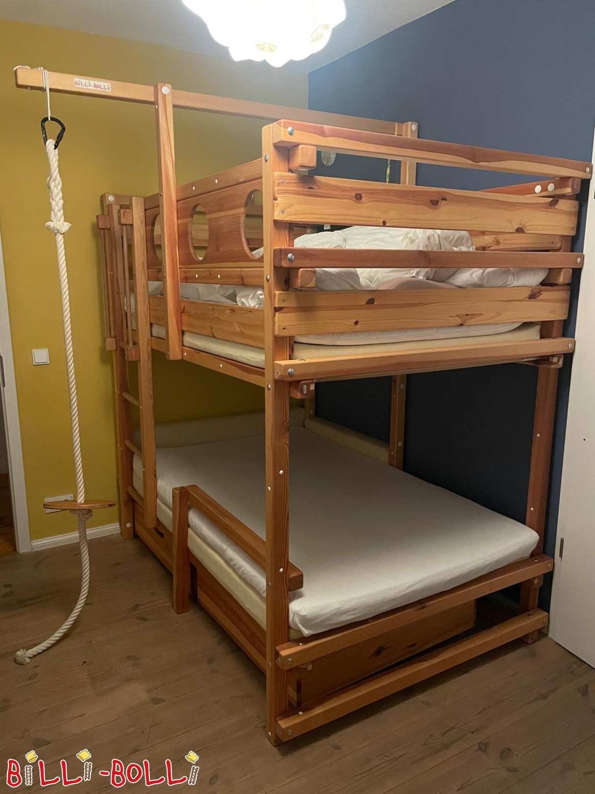 Etagenbett 120x190 mit Bullaugen-Themenbrett in Kiefer (in Berlin) (Kategorie: Etagenbett gebraucht)