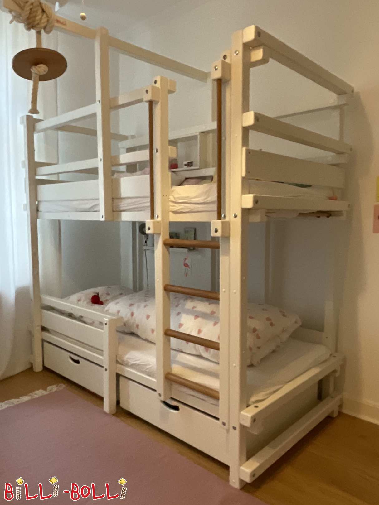 Etagenbett in weiß, 90x200 cm, mit zwei Bettkästen, Kletterseil etc. (Kategorie: Etagenbett gebraucht)