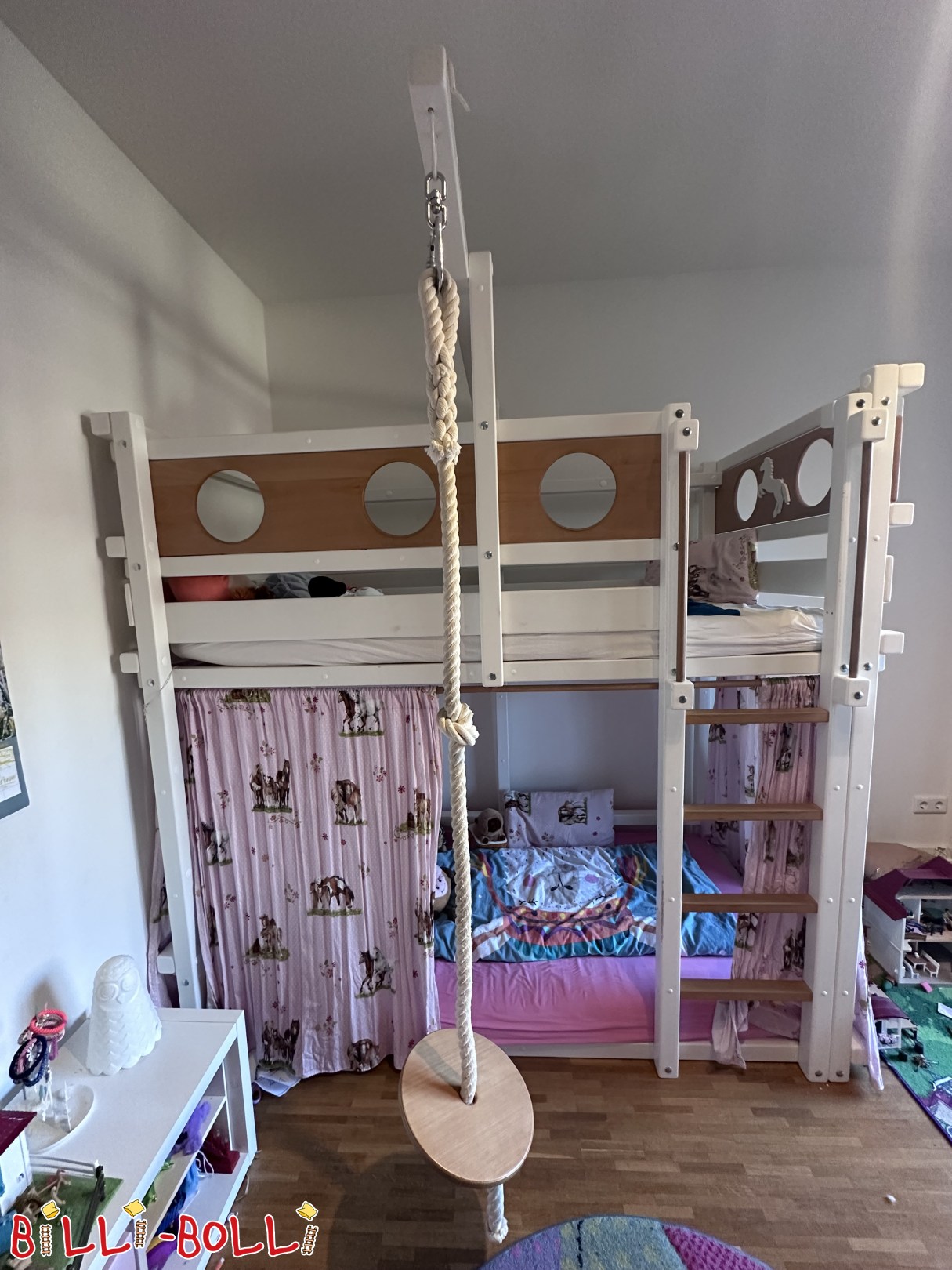 Inserat 7085: Etagenbett mit Pferde-Themenbrettern in Kiefer, weiß lasiert, in HH Etagenbett mit Pferde-Themenbrettern in Kiefer, weiß lasiert, in HH (Kategorie: Hochbett mitwachsend gebraucht)