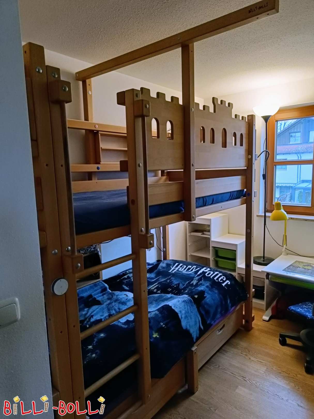 Etagenbett mit Ritterburgbrettern, Bettkästen, Regalen, Schaukelseil (Kategorie: Etagenbett gebraucht)