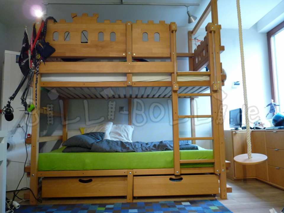 Etagenbett mit Ritterburgbrettern (Etagenbett gebraucht) Etagenbett mit Ritterburgbrettern (Etagenbett gebraucht)