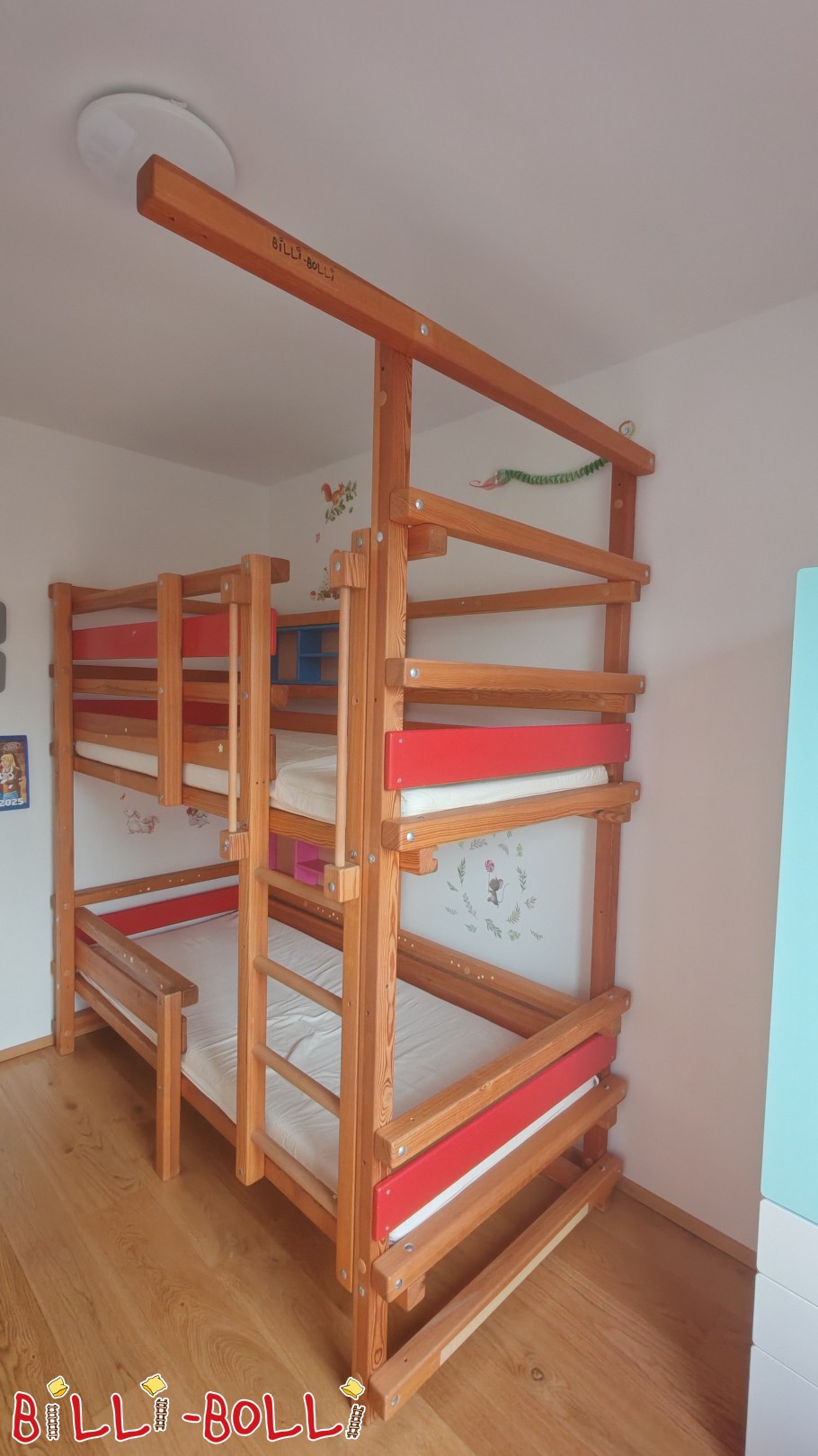 Etagenbett mit roten Brettern in Kiefer in Taufkirchen bei München (Kategorie: Etagenbett gebraucht)