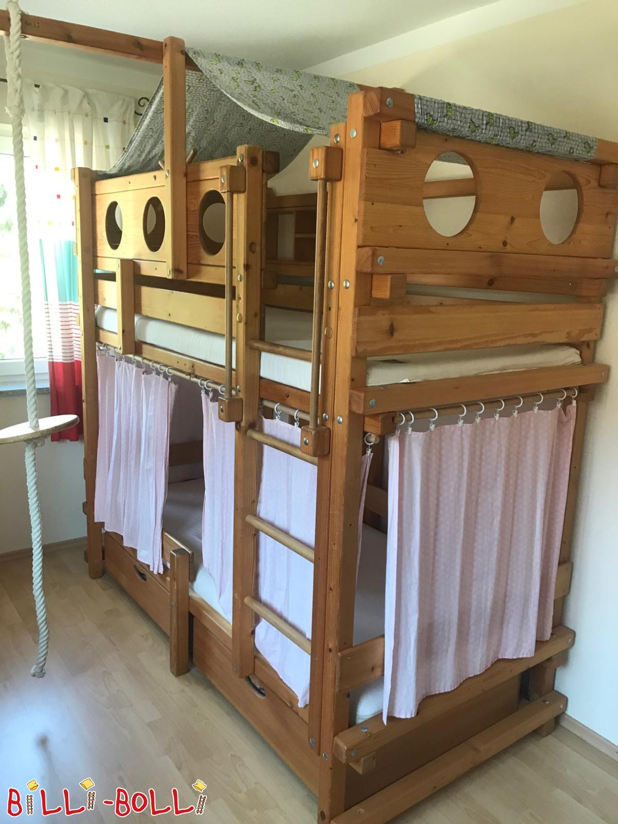 Inserat 7127: Etagenbett mit zwei Schlafflächen und viel Zubehör (Nähe München) Etagenbett mit zwei Schlafflächen und viel Zubehör (Nähe München) (Kategorie: Etagenbett gebraucht)