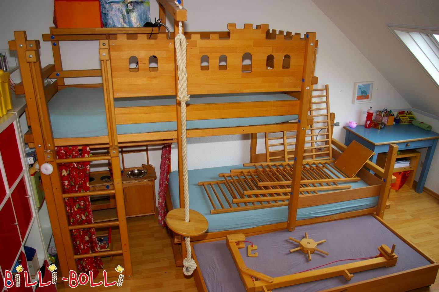 Etagenbett-seitlich-versetzt mit Bettkastenbett in Frankfurt am Main (Kategorie: Hochbett gebraucht)