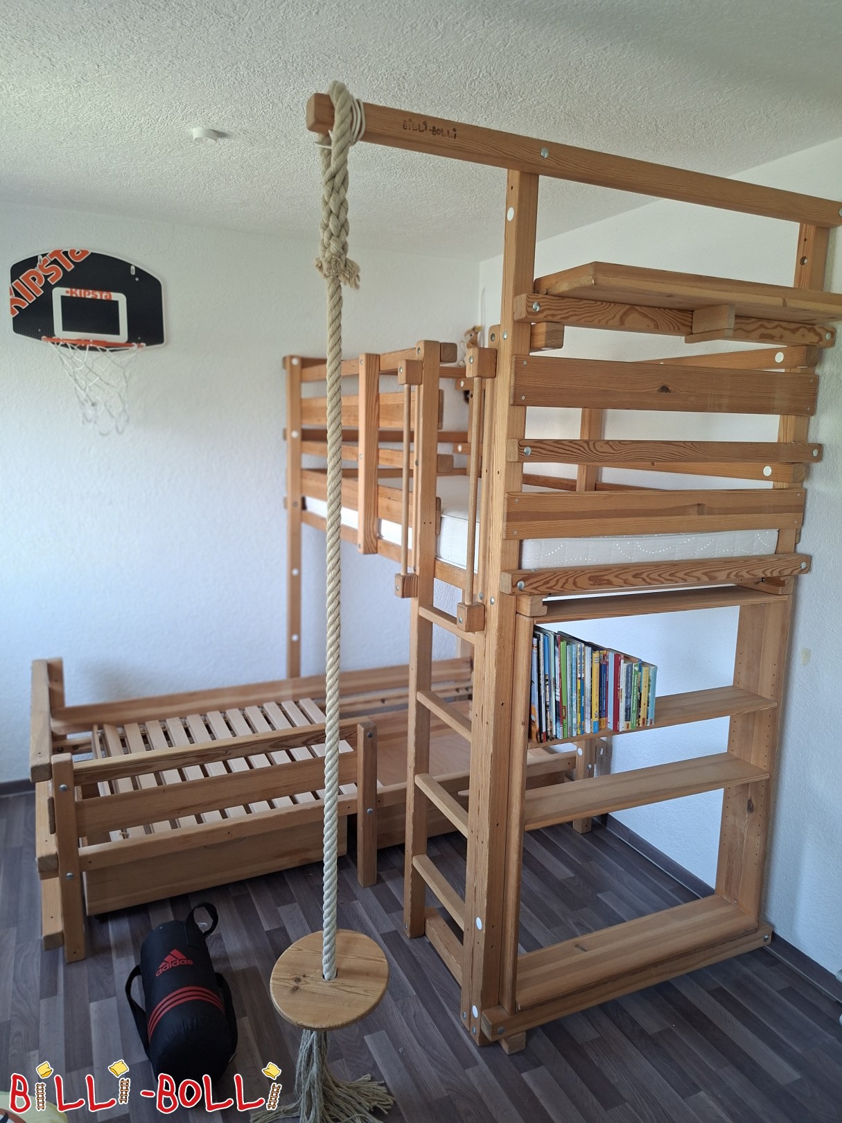 Inserat 5726: Etagenbett-über-Eck für 2 Kinder, oben 90 x 200 cm, unten 100 x 200 cm Etagenbett-über-Eck für 2 Kinder, oben 90 x 200 cm, unten 100 x 200 cm (Kategorie: Etagenbett-über-Eck gebraucht)