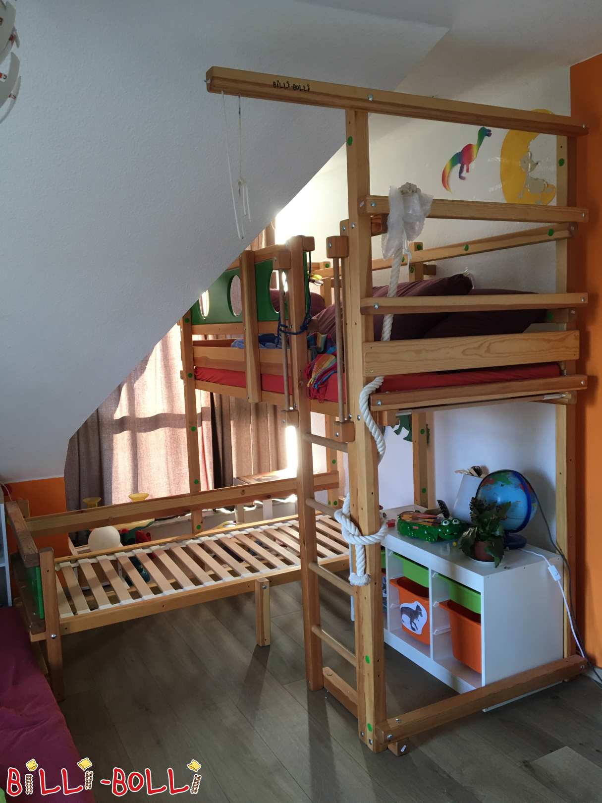 Etagenbett über Eck mit Schaukelbalken mit Mäuse- und Bullaugenbrett (Kategorie: Etagenbett-über-Eck gebraucht)