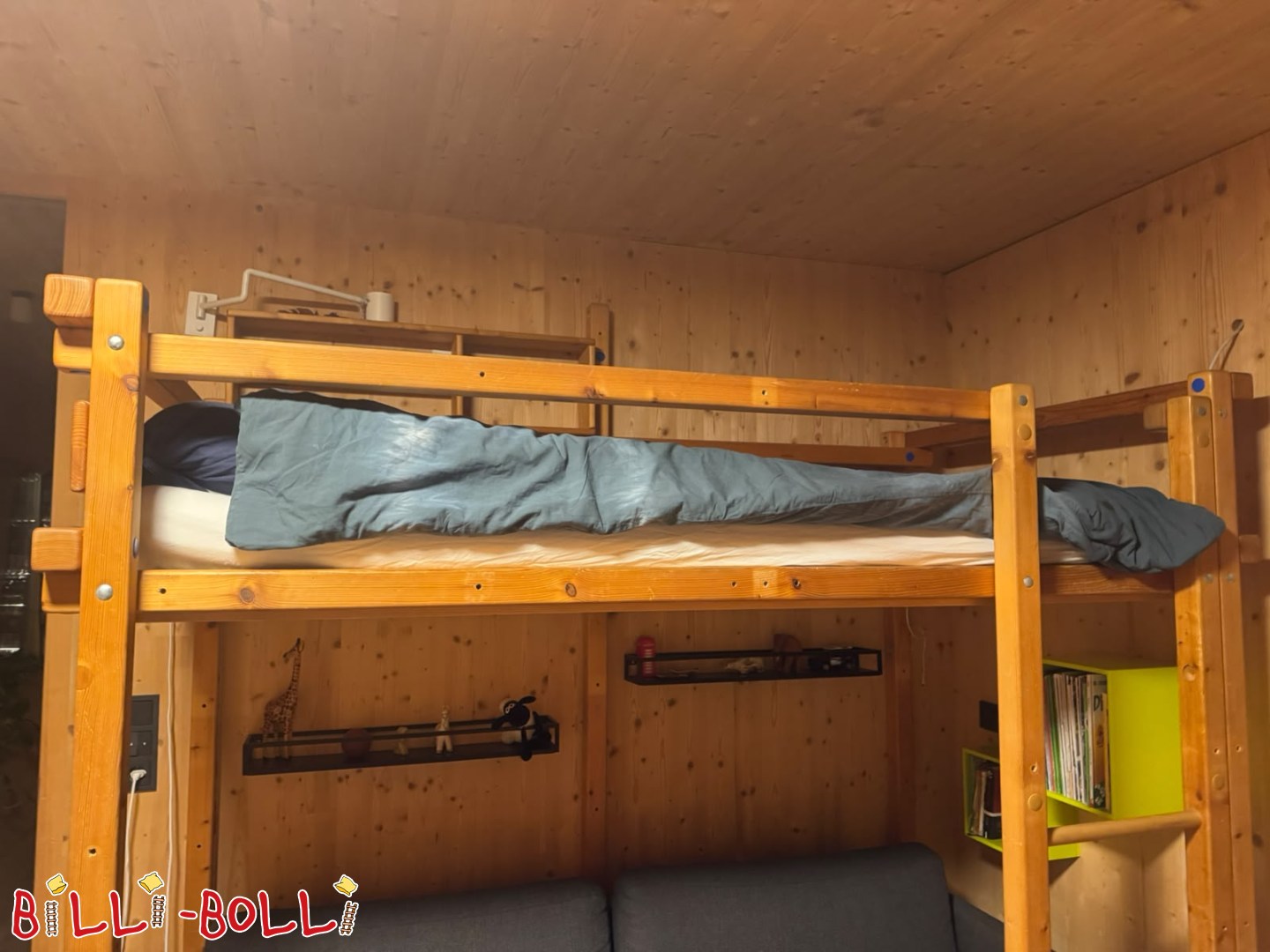 Gut erhaltenes mitwachsendes Hochbett mit Schaukelbalken und Schaukel (Kategorie: Hochbett mitwachsend gebraucht)