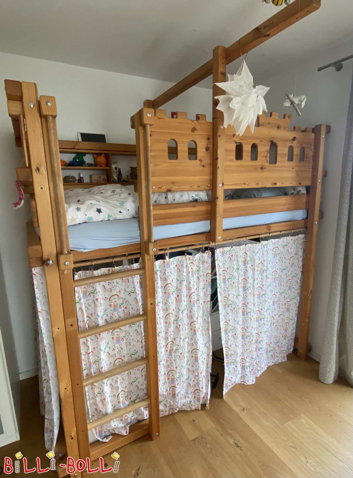 Hochbett 90x200cm „Ritterburg“ in Kiefer in Kronberg Nähe FFM (Kategorie: Hochbett mitwachsend gebraucht)