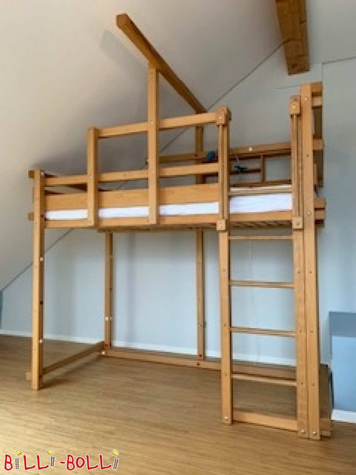 Hochbett aus Buche mit Dachschrägenstufe in Nürnberg (Kategorie: Hochbett gebraucht)