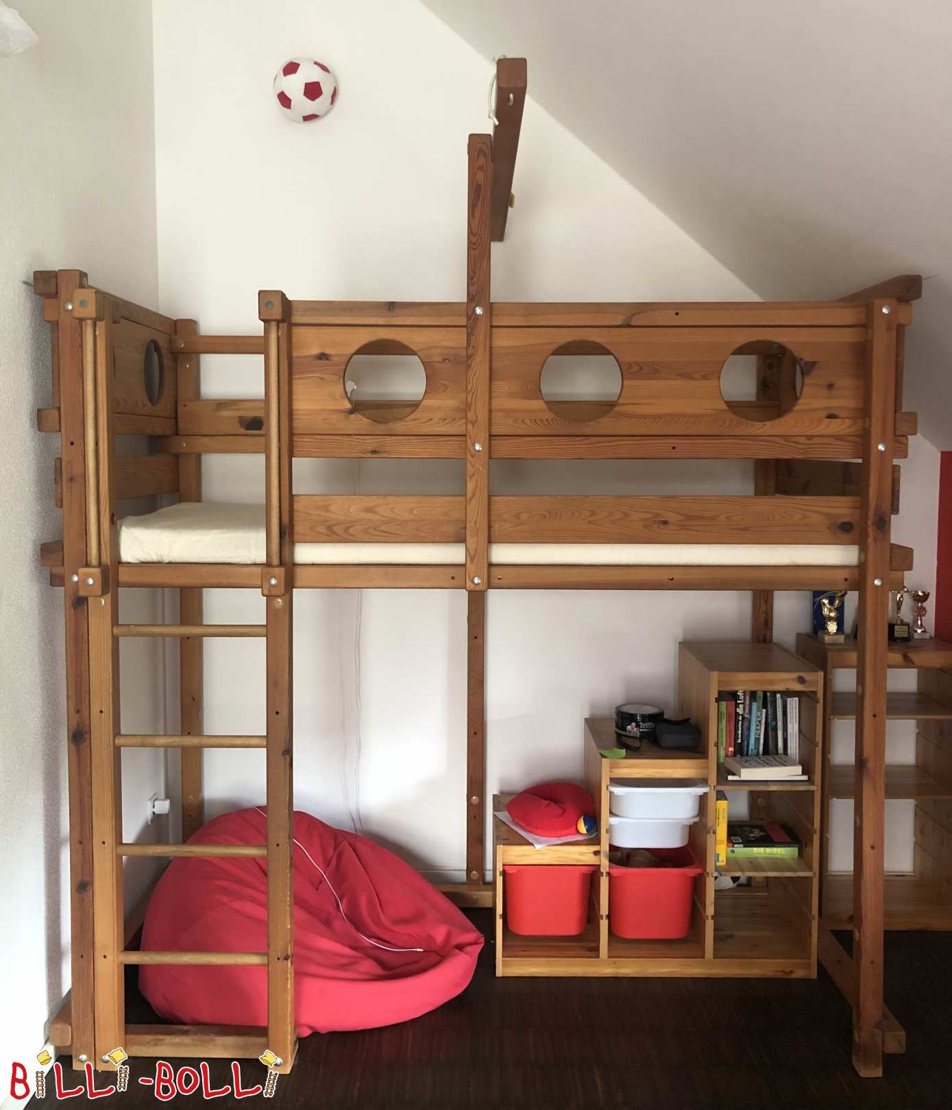 Hochbett aus Kiefer mit Bullaugen (Hochbett gebraucht) Hochbett aus Kiefer mit Bullaugen (Hochbett gebraucht)