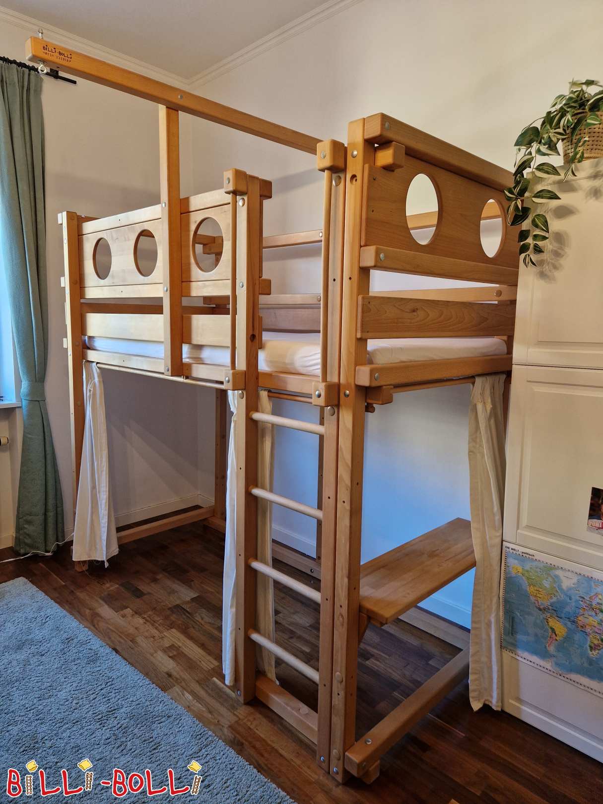 Hochbett (Buche, Kaufladenbrett) in München (Kategorie: Hochbett mitwachsend gebraucht)