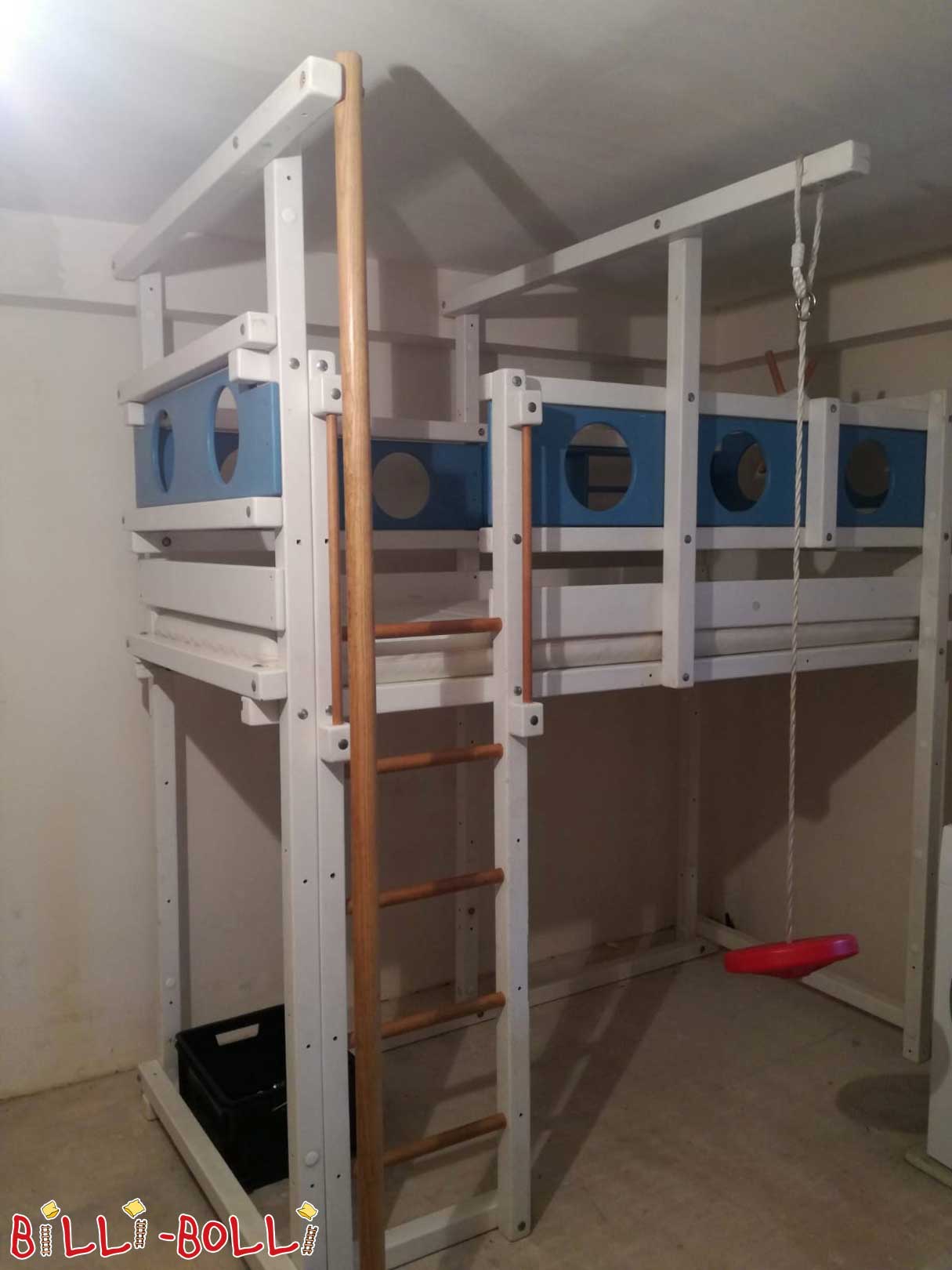 Hochbett in weiß mit Feuerwehrstange (Kategorie: Hochbett gebraucht)