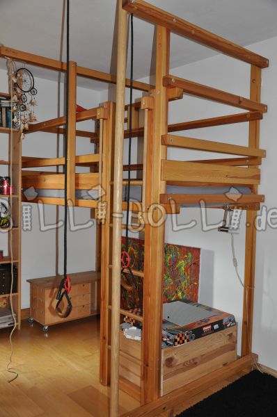 Hochbett mit Feuerwehrstange (Hochbett gebraucht) Hochbett mit Feuerwehrstange (Hochbett gebraucht)