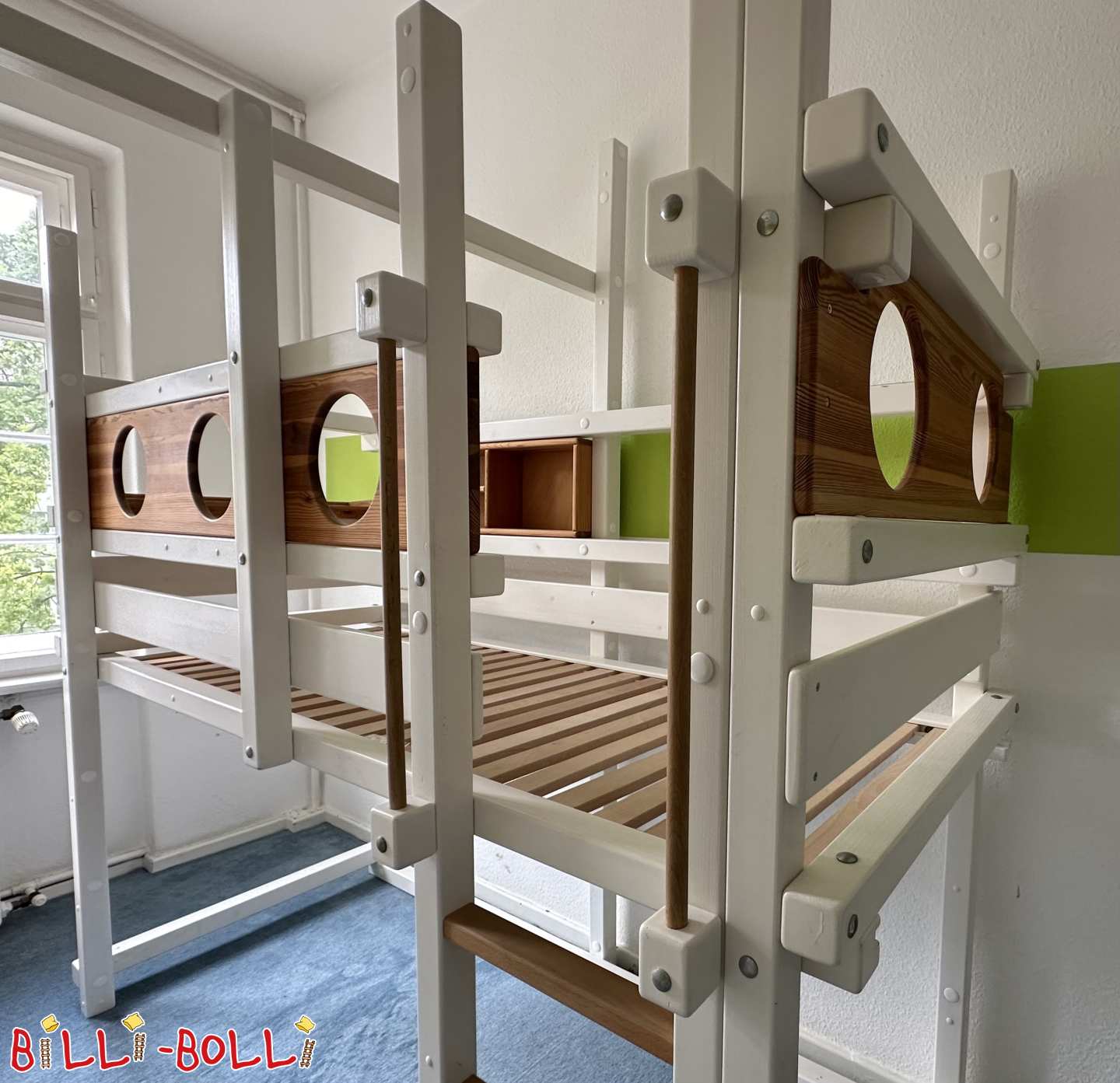 Hochbett mitwachsend, 80x200, mit Bullaugen, Nachttisch und Regal (Kategorie: Hochbett mitwachsend gebraucht)