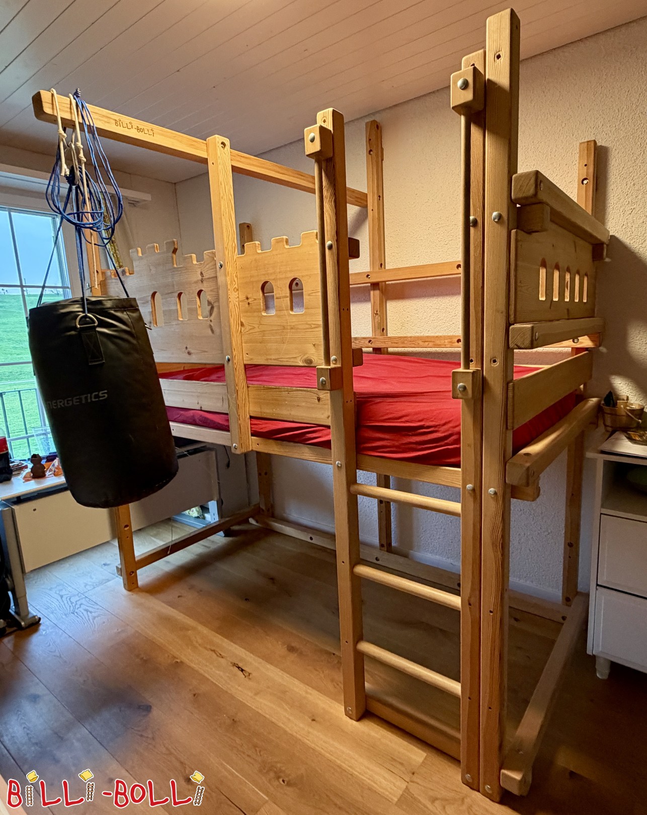 Hochwertiges Ritterburg Kieferbett, Boxsack, Schreibbplattevorrichtung (Kategorie: Zubehör/Erweiterungsteile gebraucht)