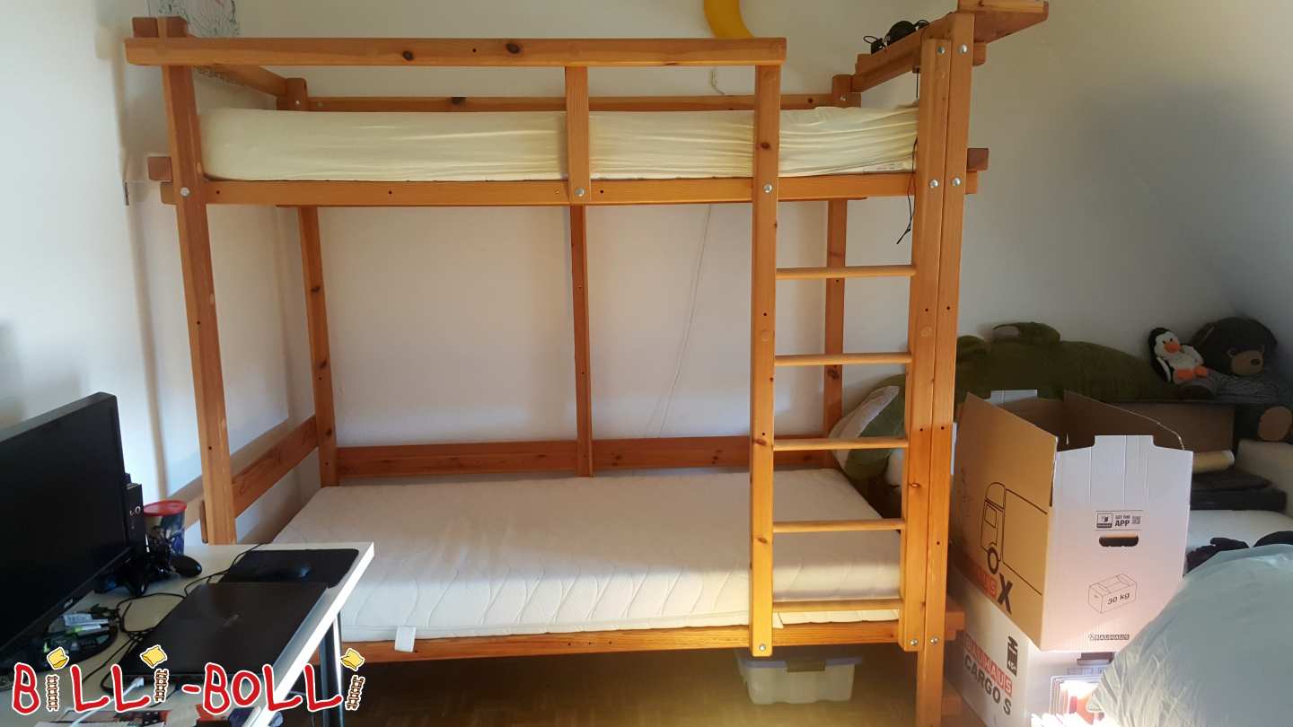 Jugendbett Etage, Kiefer ölwachsbehandelt, 100 x 200 cm (Kindermöbel gebraucht) Jugendbett Etage, Kiefer ölwachsbehandelt, 100 x 200 cm (Kindermöbel gebraucht)