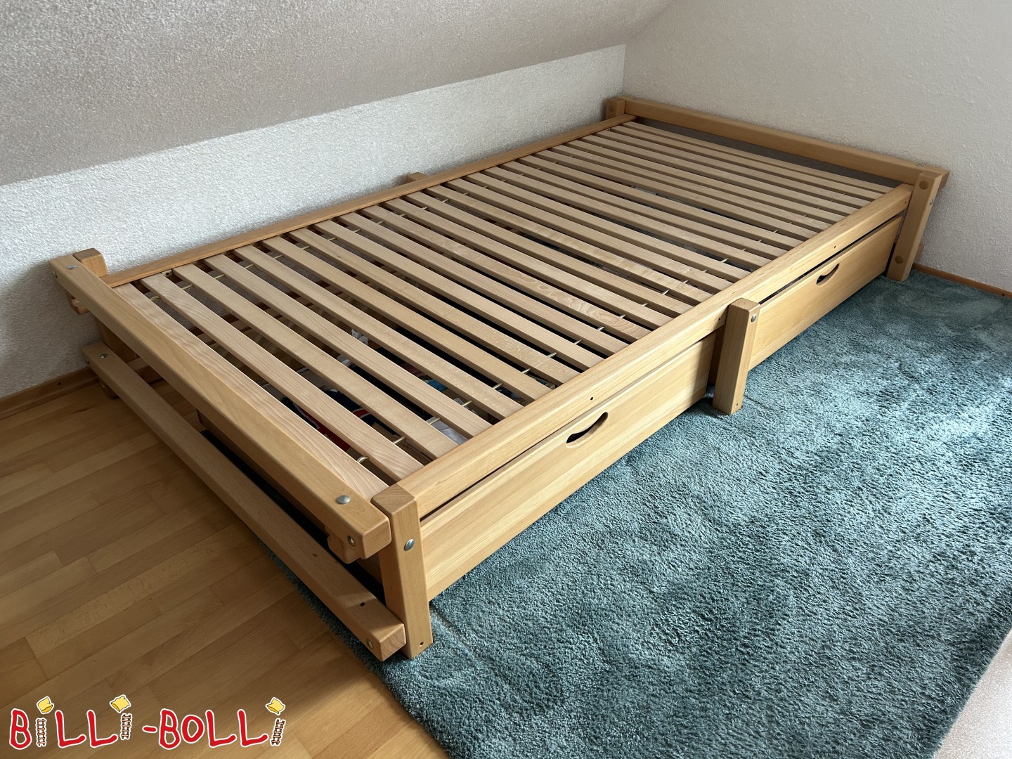 Jugendbett niedrig, Buche, 120 x 220 cm, inkl. Lattenrost und 2 Kästen (Kategorie: Jugendbetten niedrig gebraucht)