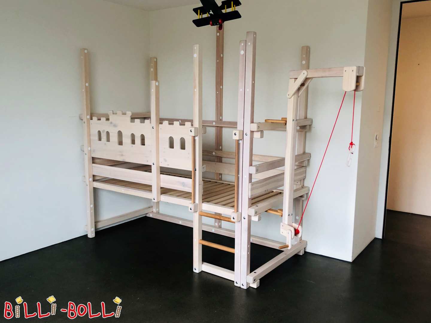 Loft bed adjustable by age in Zurich (Kategorie: Kindermöbel gebraucht)