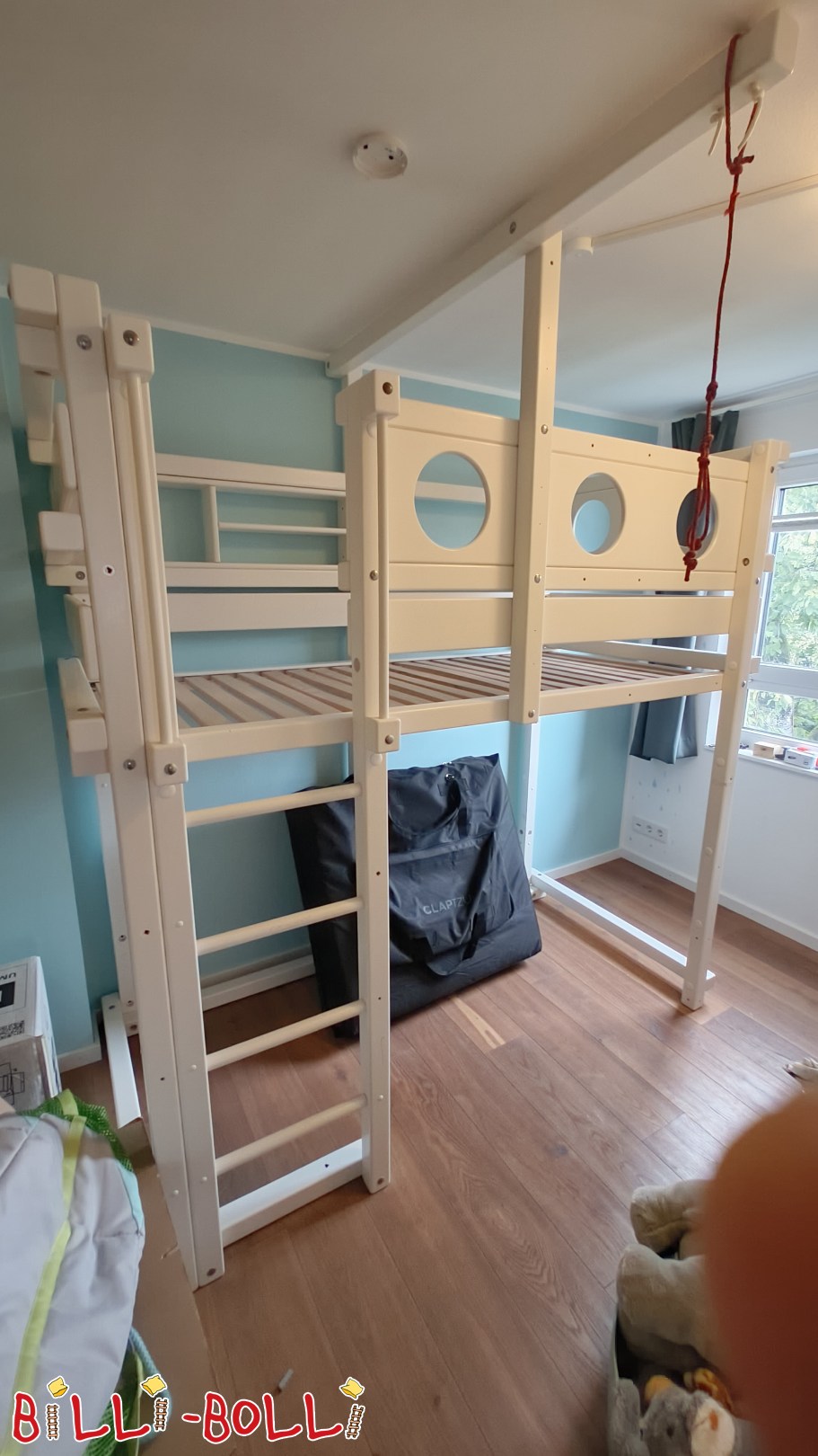Mitw. Hochbett mit Bullaugebrettern + Regal Buche weiß lackiert (Kategorie: Hochbett mitwachsend gebraucht)