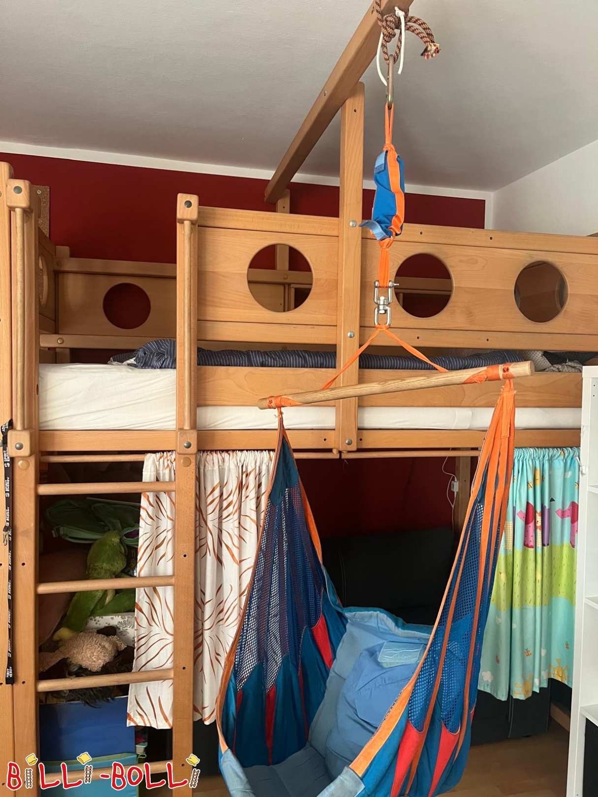 mitwachs. Hochbett (Buche) mit Kojenbretter,Schaukel, Regal, Vorhängen (Kategorie: Hochbett mitwachsend gebraucht)