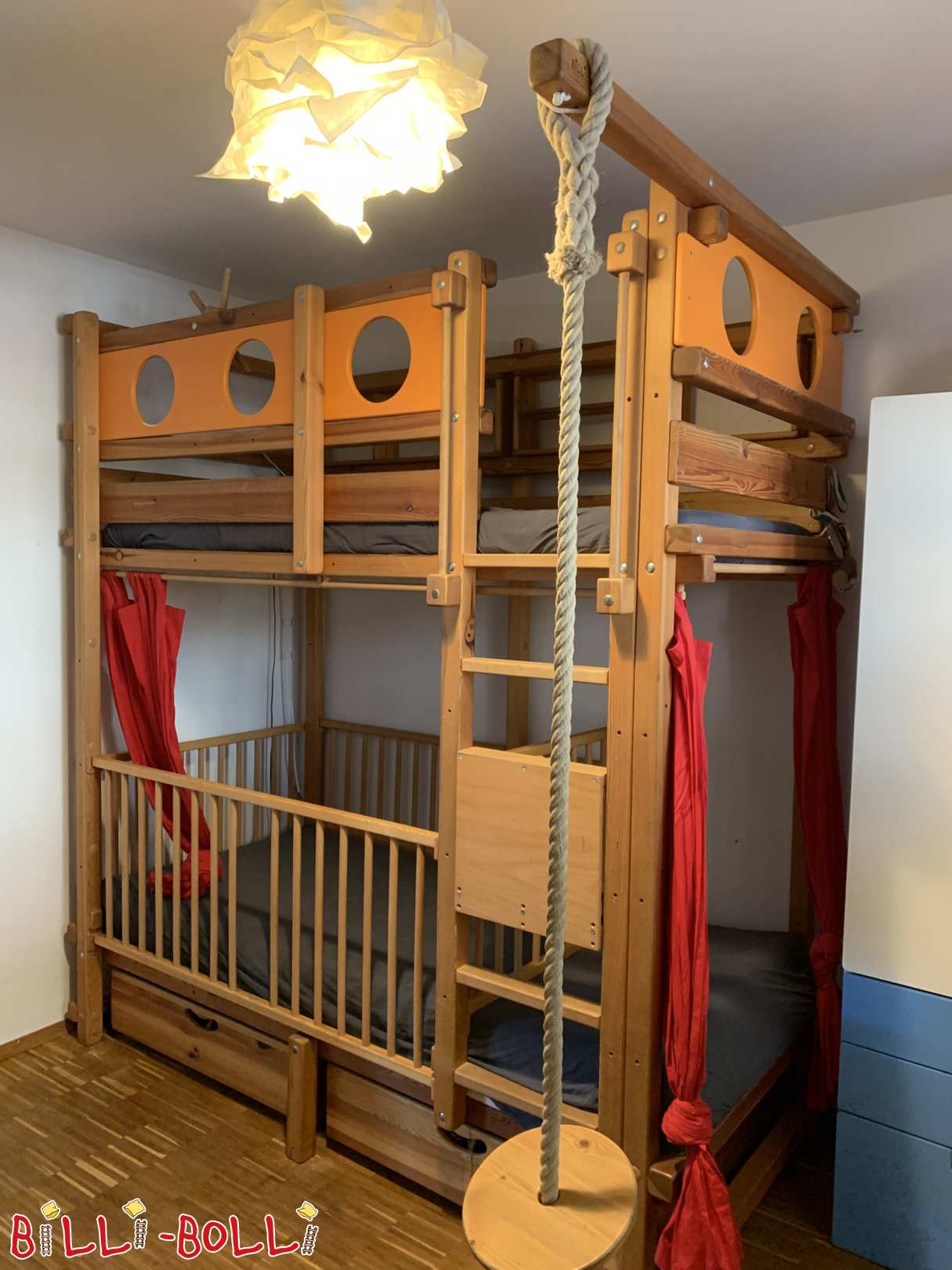 Inserat 7038: Mitwachsendes Etagenbett extra hoch, umbaubar zum Studentenbett Mitwachsendes Etagenbett extra hoch, umbaubar zum Studentenbett (Kategorie: Etagenbett gebraucht)