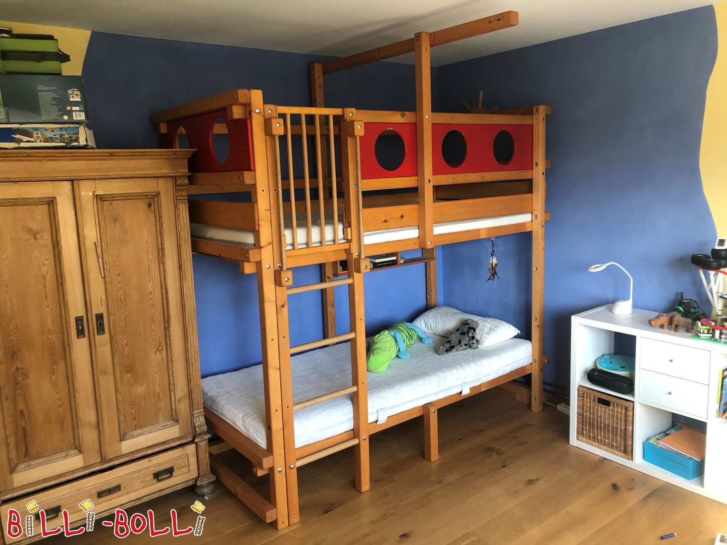 Mitwachsendes Hochbett (90x200) Fichte honiggeölt, rote Kojenbretter (Kategorie: Hochbett mitwachsend gebraucht)