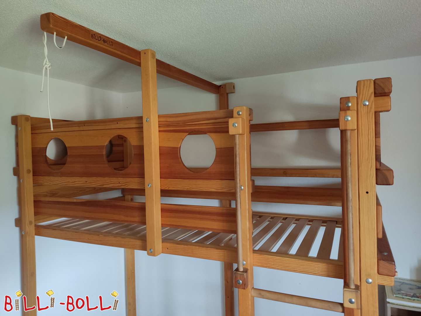 Mitwachsendes Hochbett 90x200cm mit Schutzbretter und Schaukelbalken (Kategorie: Hochbett mitwachsend gebraucht)