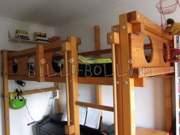 Mitwachsendes Hochbett Billi-Bolli, Kiefer ölwachsbehandelt (Hochbett gebraucht) Mitwachsendes Hochbett Billi-Bolli, Kiefer ölwachsbehandelt (Hochbett gebraucht)