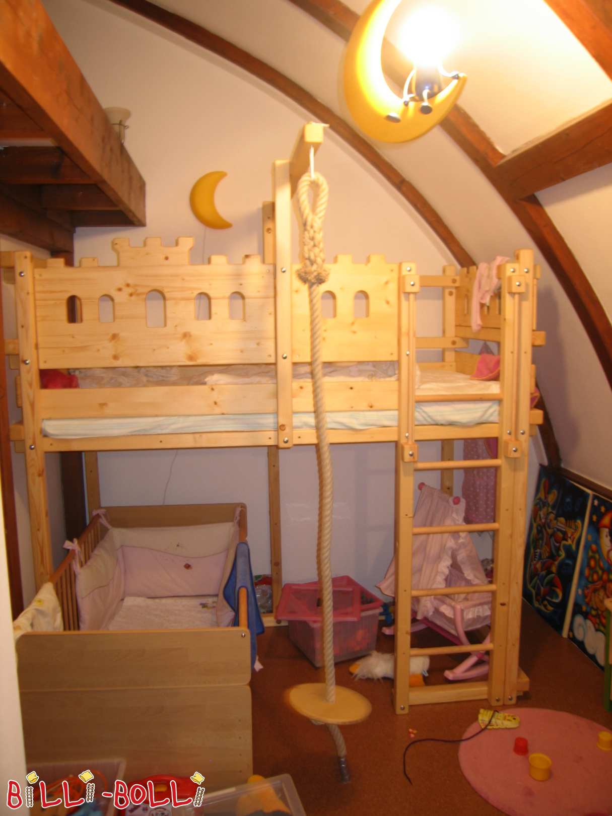 Mitwachsendes Hochbett Fichte geölt 90x200 cm mit Burg-Deko & Schaukel (Kategorie: Hochbett mitwachsend gebraucht)