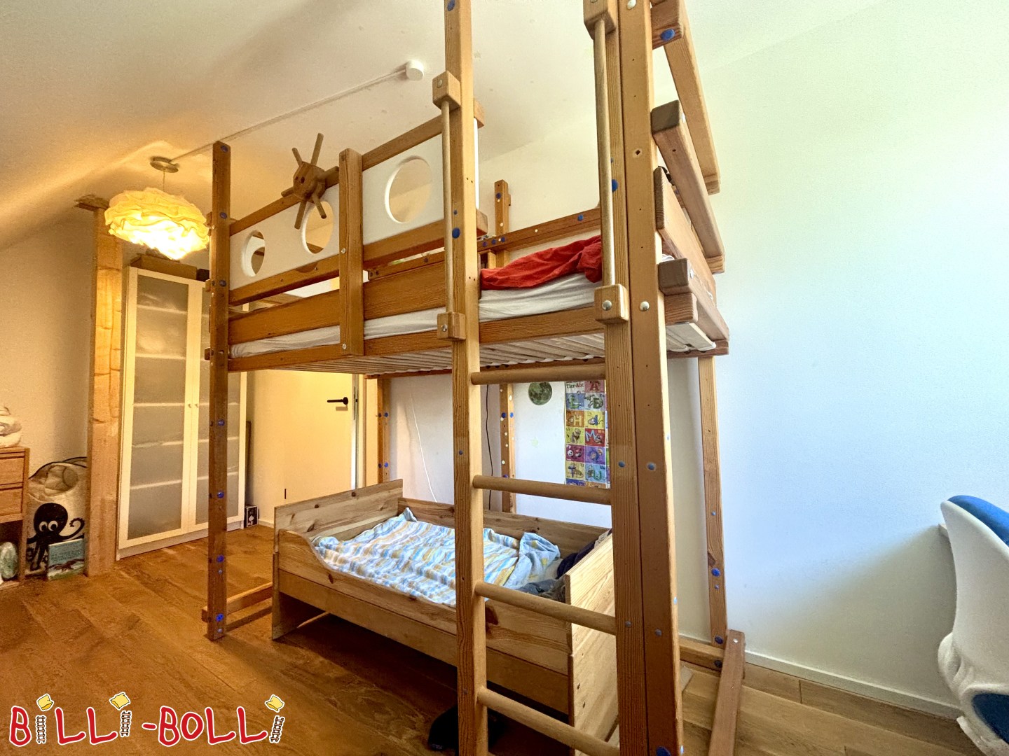 Inserat 5749: Mitwachsendes Hochbett in Kiefer mit extrahohen Füßen + Schaukelbalken Mitwachsendes Hochbett in Kiefer mit extrahohen Füßen + Schaukelbalken (Kategorie: Hochbett mitwachsend gebraucht)