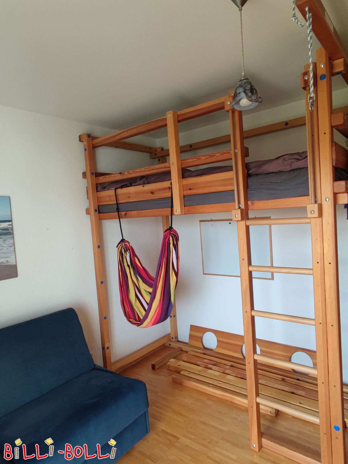 Mitwachsendes Hochbett in Kiefer mit Hängeschaukel nahe Tübingen (Kategorie: Hochbett mitwachsend gebraucht)