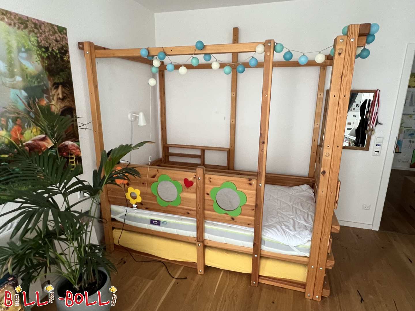 Mitwachsendes Hochbett mit Blumen-Themenbrettern in Kiefer, geölt (Kategorie: Hochbett mitwachsend gebraucht)