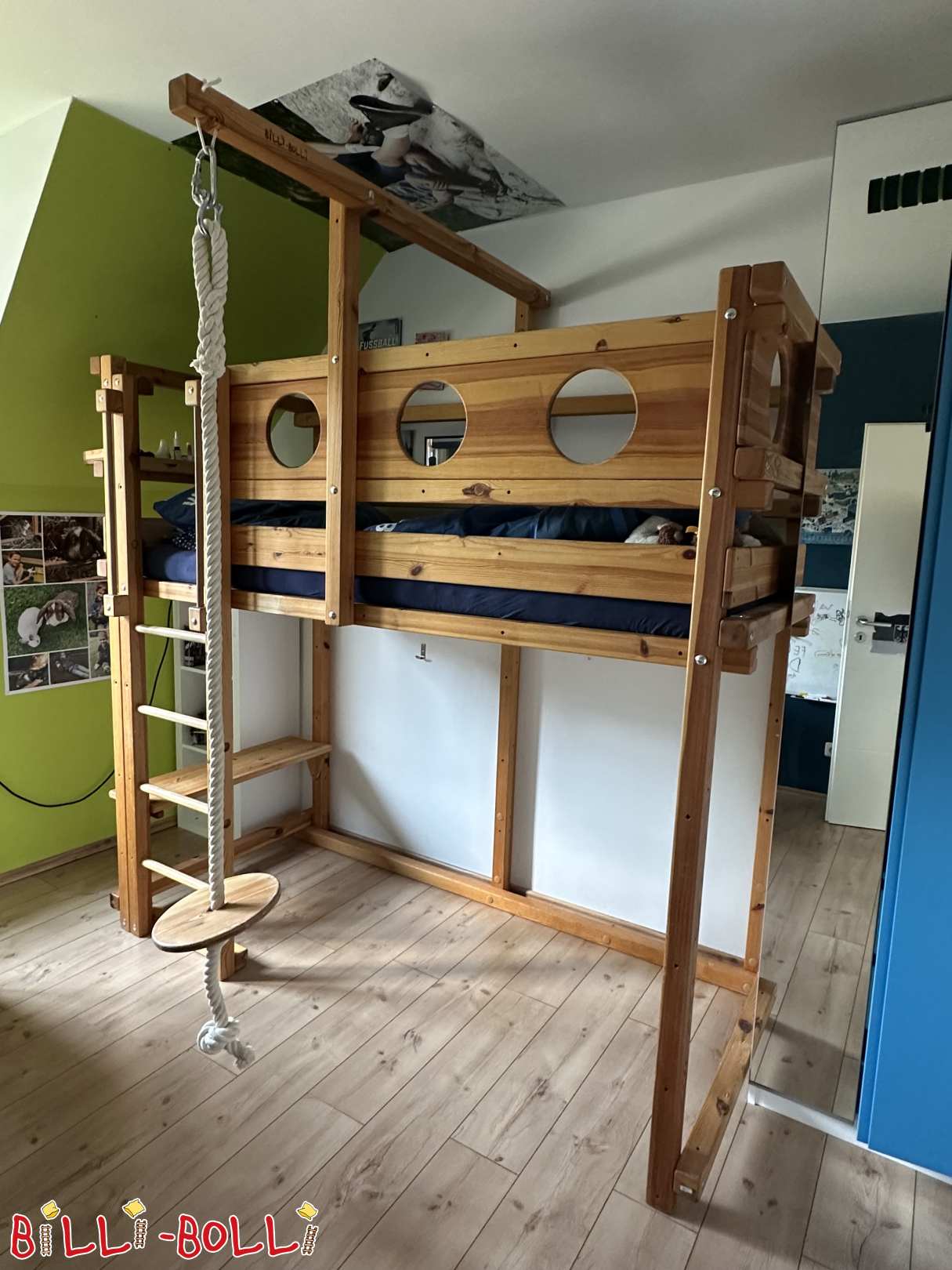 Mitwachsendes Hochbett mit Kojenbrett vorn und stirnseitig in Kiefer (Kategorie: Hochbett mitwachsend gebraucht)