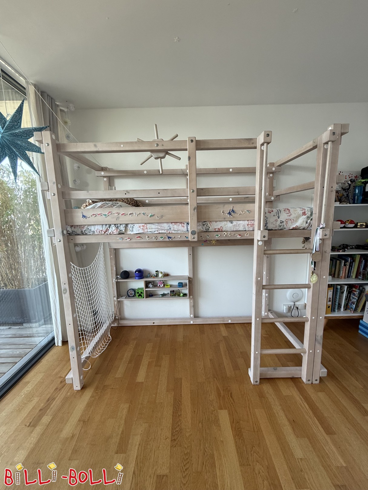 Inserat 5732: Mitwachsendes Hochbett mit Steuerrad u. Regal in Kiefer, weiß lasiert Mitwachsendes Hochbett mit Steuerrad u. Regal in Kiefer, weiß lasiert (Kategorie: Hochbett mitwachsend gebraucht)
